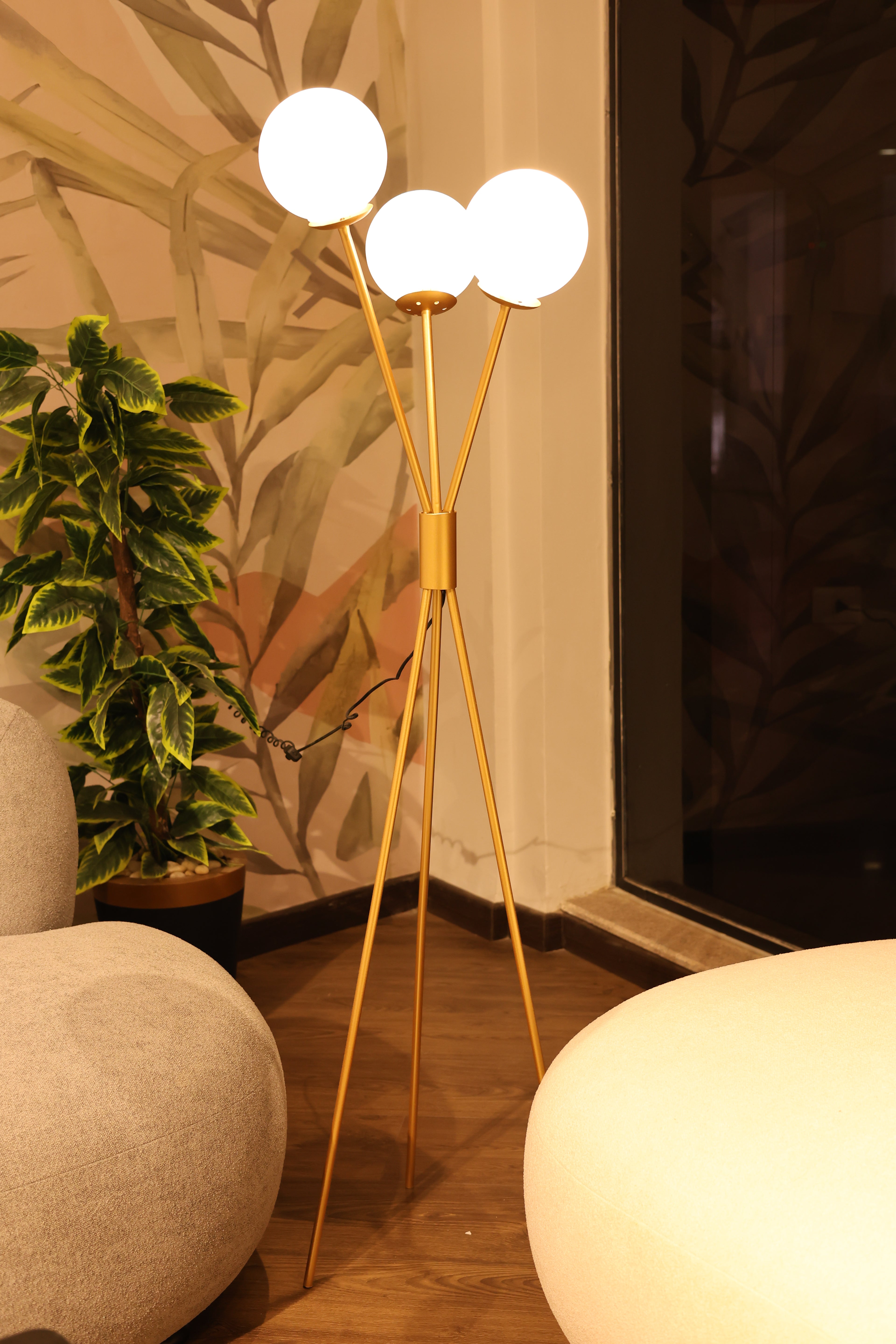TRILLIUM Floor Lamp